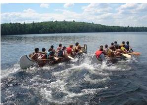 canoes 